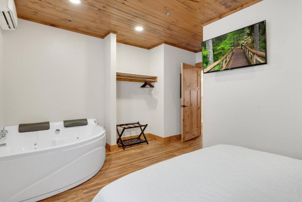 Hickory Suite - Main Street Lodge In Berlin Ngoại thất bức ảnh